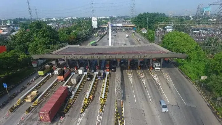 450 Ribu Kendaraan Lintasi Tol Tangerang Merak Selama Libur Iduladha