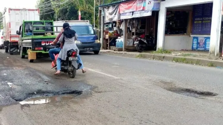 Jalur Wisata Labuan - Caringin Rusak, Sejumlah Elemen Warga Mendesak Perbaikan