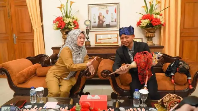 Bupati Irna Minta Dinas Pariwisata Pandeglang Perhatikan Penggiat Kesenian