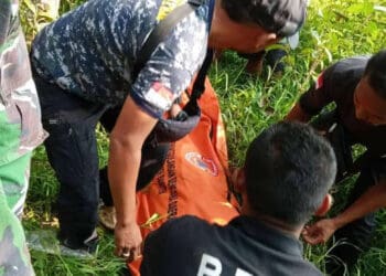 Korban yang sempat dimangsa buaya, ditemukan tewas. (ISTIMEWA)