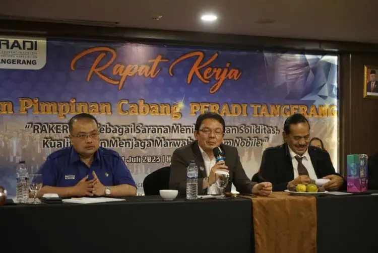 RAKERCAB: Peradi DPC Tangerang saat menggelar Rakercab, Jumat (21/7/2023). (ISTIMEWA)