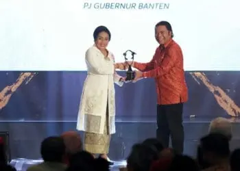 TERIMA PENGHARGAAN - Provinsi Banten, meraih penghargaan sebagai Provinsi Layak Anak (Provila) dari Kementerian Pemberdayaan Perempuan dan Perlindungan Anak Republik Indonesia  (PPPA) RI. (ISTIMEWA)