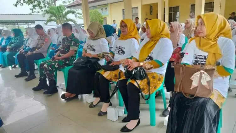 Badan Kesbangpol Kabupaten Serang Kumpulkan Ratusan Ibu - ibu di Kantor Kecamatan, Ini Tujuannya