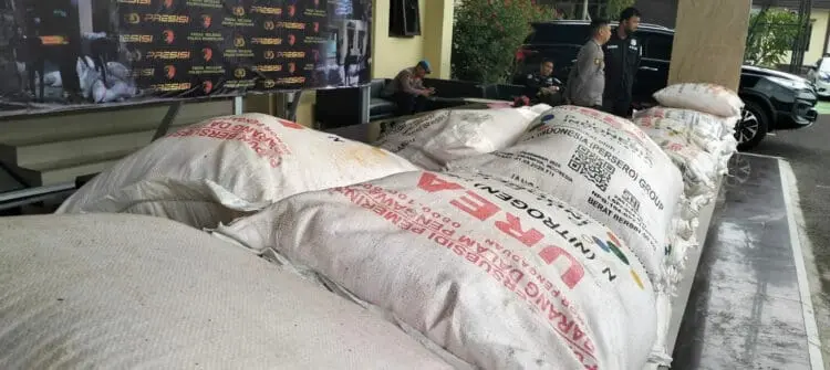 Terlibat Kasus Hukum, Tiga Kios Pupuk Bersubsidi di Pandeglang Dicoret