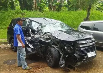 Minibus Tabrak Truk Tangki Air di BSD, Lima Orang Terluka