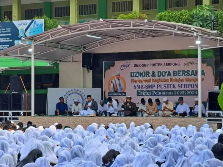 Ribuan Siswa dan Siswi SMK Pustek Serpong Ikuti Zikir dan Doa Bersama