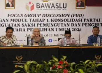 PENGEMBANGAN MODUL: Anggota Bawaslu RI Lolly Suhenty saat membuka kegiatan Pengembangan Modul Tahap 1, Konsolidasi Partai Politik Menuju Penguatan Saksi Pemungutan dan Penghitungan Suara Pemilu 2024, di Jakarta, Senin malam, (10/7/2023). (DOK BAWASLU)