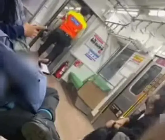 Manajemen KAI Sesalkan Video Tak Senonoh dalam Commuter Line