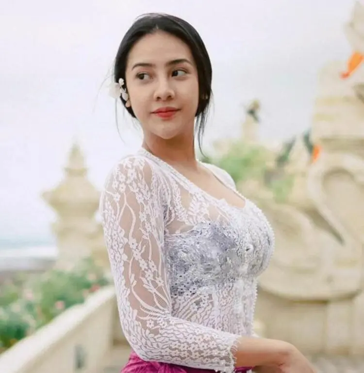 Buka Loker, Anya Geraldine Cari Aspri Minimal Mirip Ariel NOAH