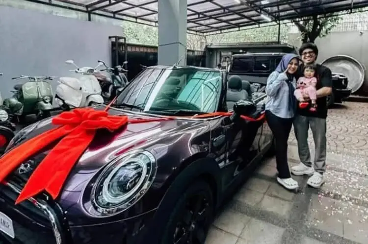 Berikan Kejutan Mobil Mewah di Ulang Tahun Aurel, Atta Halilintar: Istri Senang, Rezeki Tenang
