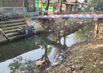 Dampak Cisadane Surut, Kali Sipon Selapajang Ikut Mengering, Warga Keluhkan Sampah