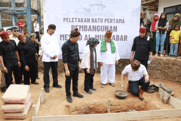 Masjid Al-Muktabar, Bentuk Terima Kasih Masyarakat Adat Cisungsang kepada Pj Gubernur