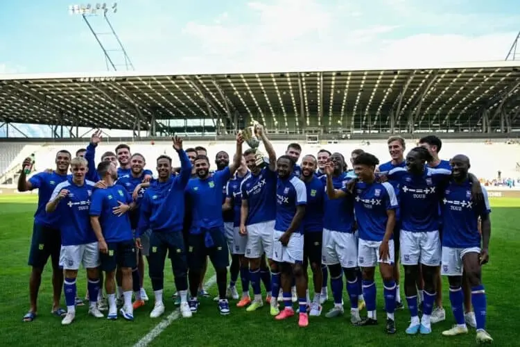 Elkan Baggott Berpeluang Main di Championship