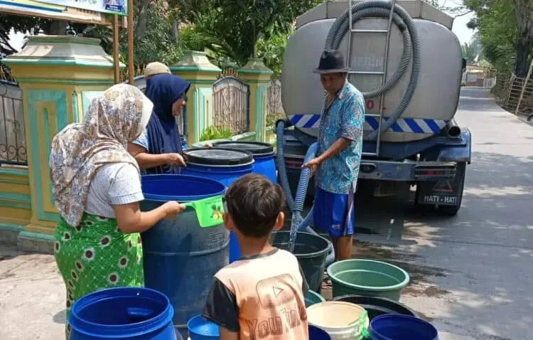 Bantu Kebutuhan Masyarakat, Perumda Tirta Al Bantani Distribusikan 175 Tangki Air Bersih