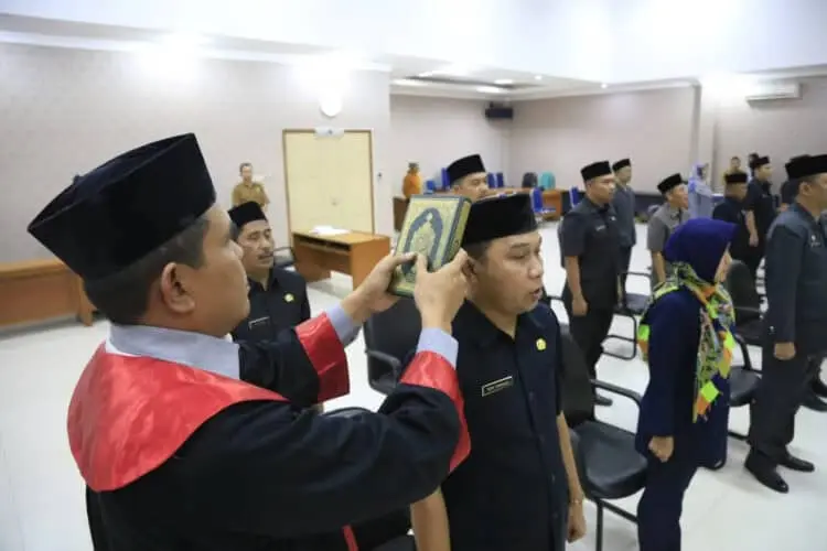 Giliran Eselon III dan IV di Lingkungan Pemkab Pandeglang Dirotasi dan Mutasi