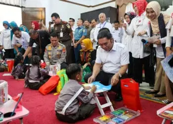 Sejumlah Pejabat Pemprov Banten Dikukuhkan Menjadi Orang Tua Asuh Stunting