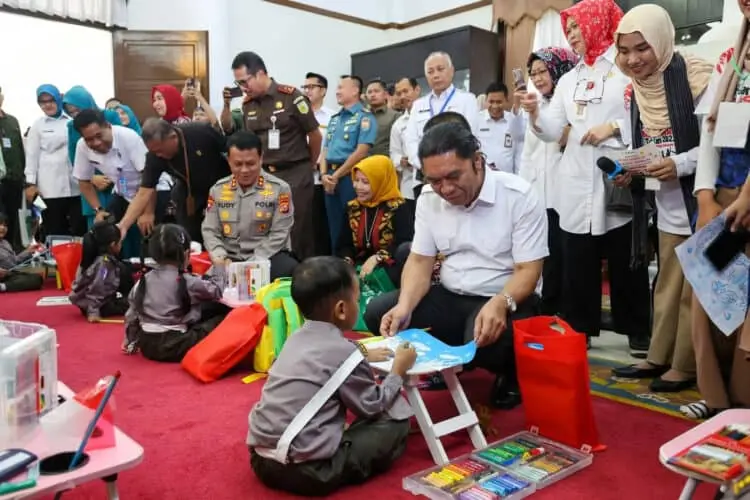 Sejumlah Pejabat Pemprov Banten Dikukuhkan Menjadi Orang Tua Asuh Stunting