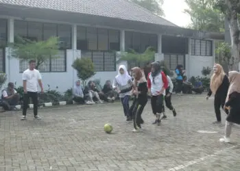 Memeriahkan peringatan HUT RI ke 78, jajaran pegawai di lingkungan Setda Pandeglang, menggelar berbagai perlombaan, Selasa (8/8/2023). (ISTIMEWA)