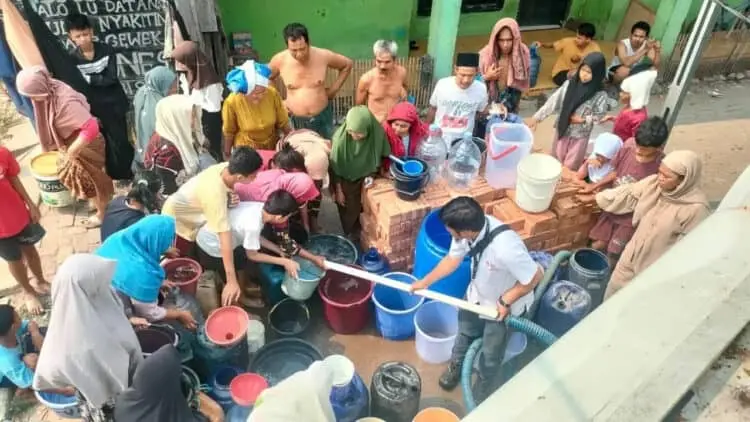 PMI Banten Distribusikan 10 Ribu Liter Air Bersih di Wilayah Terdampak Kekeringan di Kota Serang