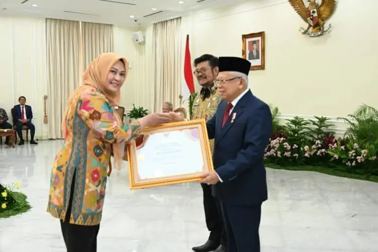 Diganjar Penghargaan Pembangunan Pertanian, Bupati Irna : Kami Persembahkan Untuk Petani dan Masyarakat