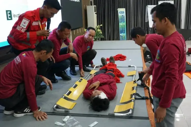 Tanamkan Kesiapsiagaan Kebencanaan, Puluhan Karyawan PLN UPDL Suralaya Kota Cilegon Dilatih Simulasi Gempa Bumi