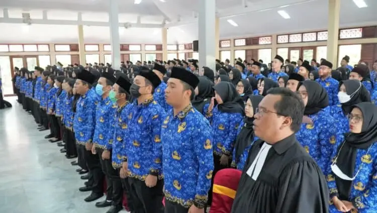 Bupati Irna : Pegawai Harus Mengutamakan Kepentingan Masyarakat Daripada Kepentingan Pribadi