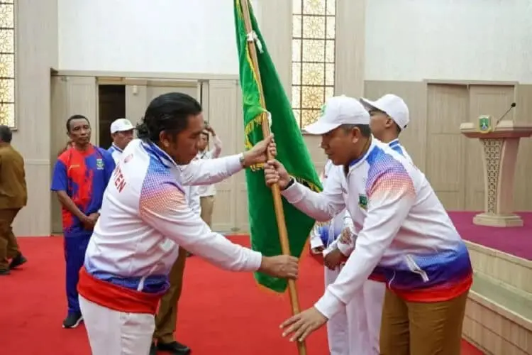 Pj Gubernur Banten Al Muktabar Lepas 186 Kontingen Popnas