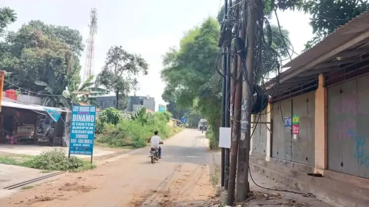 Pemkot Tangsel Tidak Bisa Atasi Kabel Semrawut Secara Total