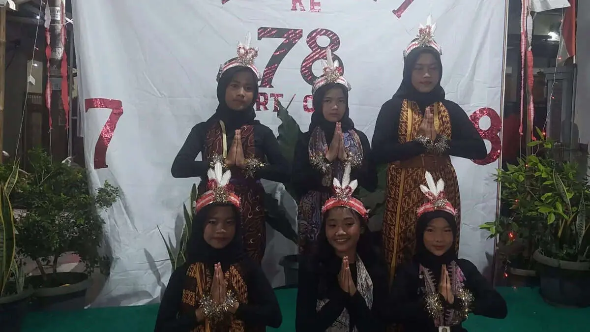 Lomba HUT Kemerdekaan RI Warga Kasuari RT 08 PWS Tigaraksa Meriah Lomba HUT Kemerdekaan RI Warga Kasuari RT 08 PWS Tigaraksa Meriah