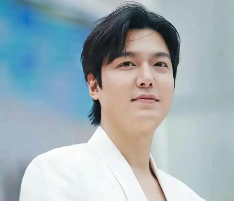 Begini Penampilan Baru Lee Min Ho