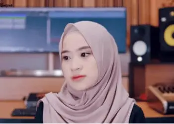 Lirik Lagu Sholawat Al Hijrotu-Ai Khodijah