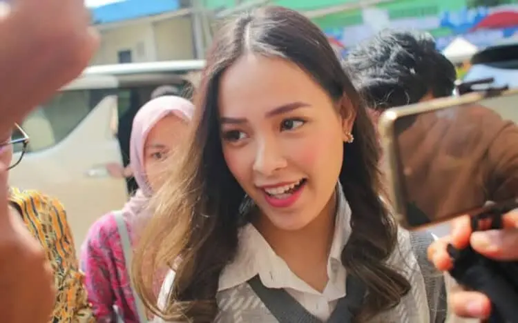Lady Nayoan Alami Kecelakaan Mobil Saat Bersama Rendy Kjaernett