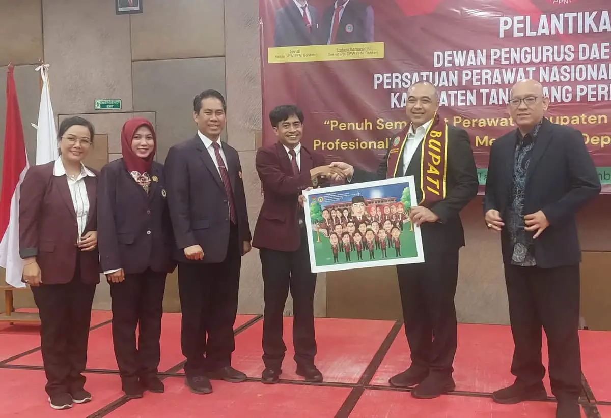 Bupati Tangerang Kukuhkan Pengurus DPD PPNI Kabupaten Tangerang Bupati Tangerang Kukuhkan Pengurus DPD PPNI Kabupaten Tangerang
