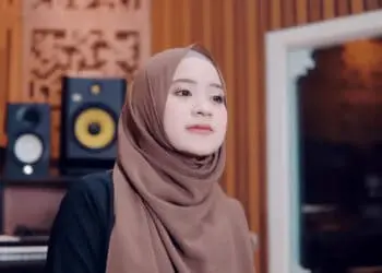 Lirik Lagu Sholawat Assubhubada-Ai Khodijah