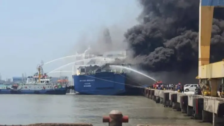 Polda Banten Selidiki Kebakaran Kapal Di Pelabuhan Indah Kiat