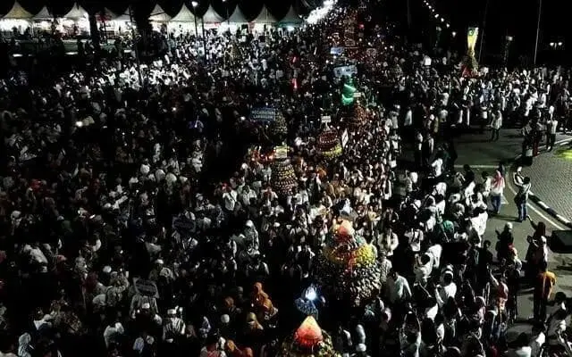 Meriah Jasa, Pawai Obor Elektrik Jadi Pembuka Festival Maulid Kota Tangerang 2023