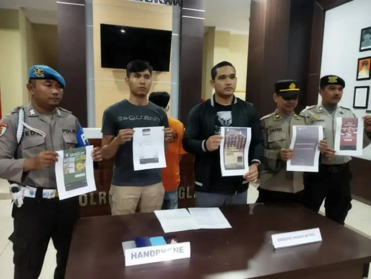 Promosikan Judi Online Lewat Medsos, 3 Wanita dan 1 Pria di Pandeglang Dibekuk Polisi 