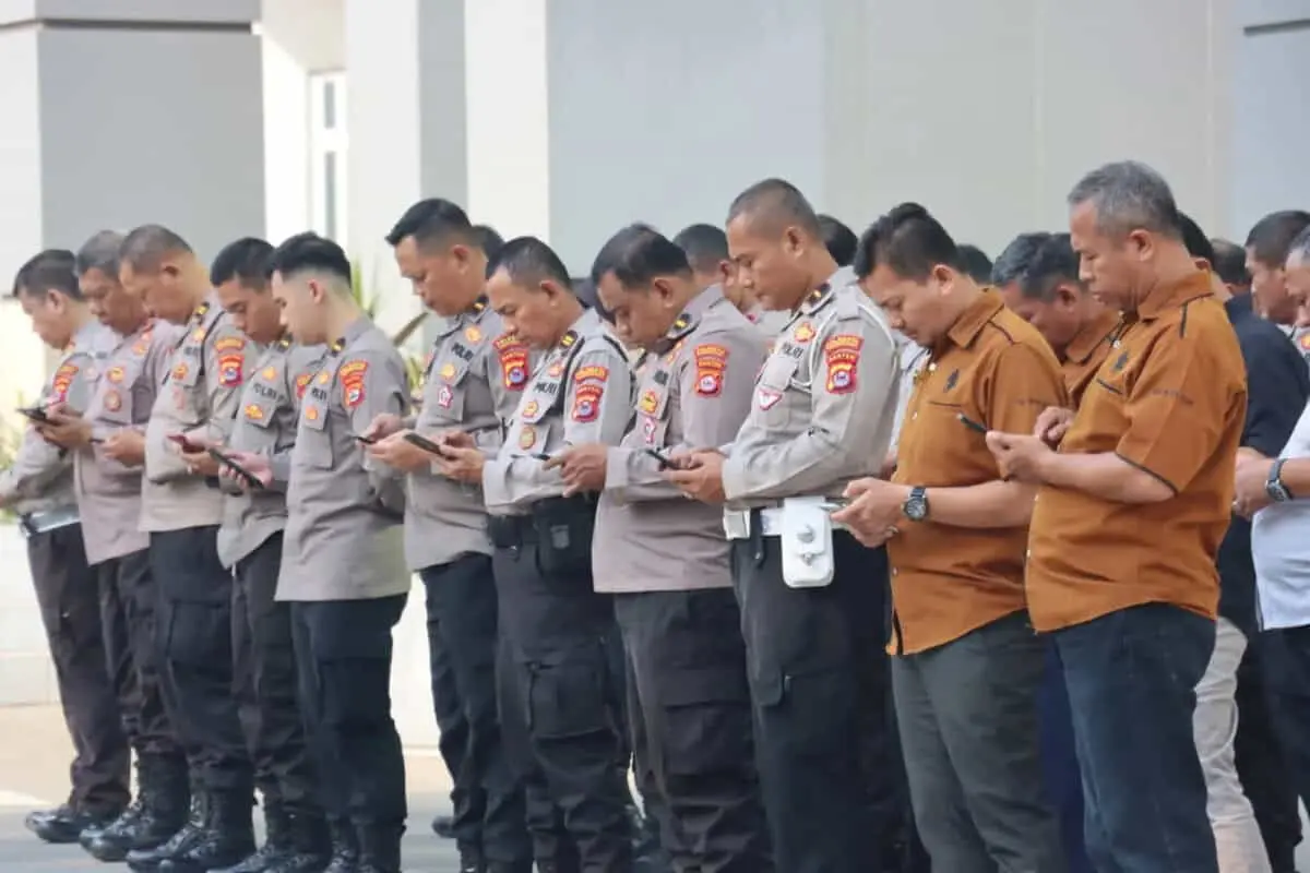 Waka Polresta Tangerang Ingatkan Seluruh Anggota Bijak Bermedsos Waka Polresta Tangerang Ingatkan Seluruh Anggota Bijak Bermedsos
