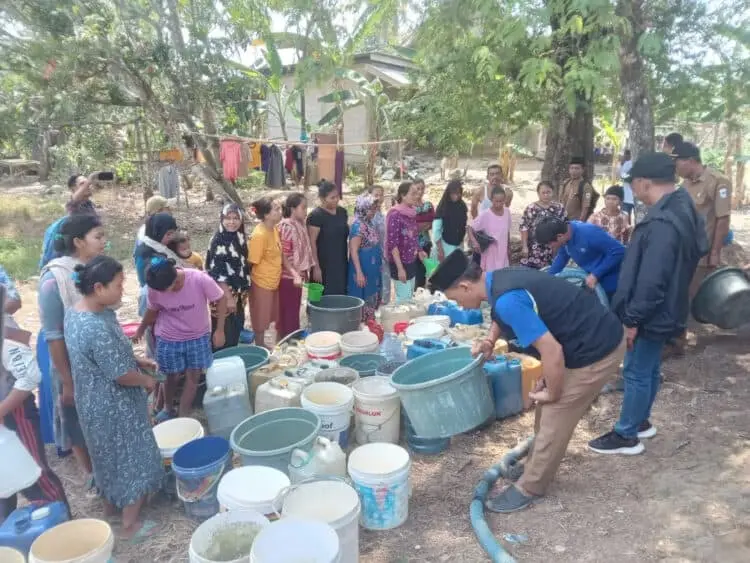 Ratusan Warga Bojongmanik Dapat Bantuan Air Bersih, Dua Bulan Alami Krisis Air