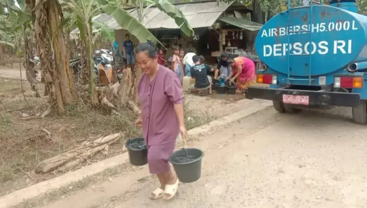 Lagi, 5000 Liter Air Bersih Disalurkan ke Warga Mekarjaya Pandeglang