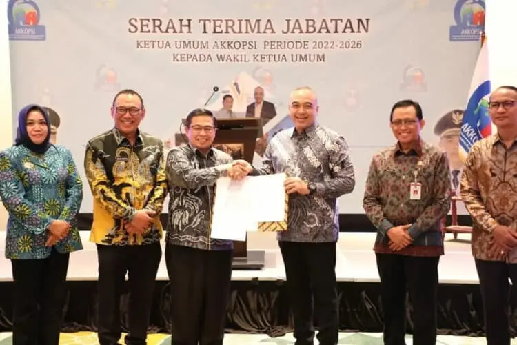 Bupati Tangerang Serahkan Kepemimpinan AKKOPSI ke Walikota Banjarmasin