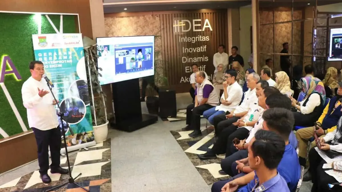 Kawasan Puspemkab Tangerang Disemprot Cairan Eco Enzim