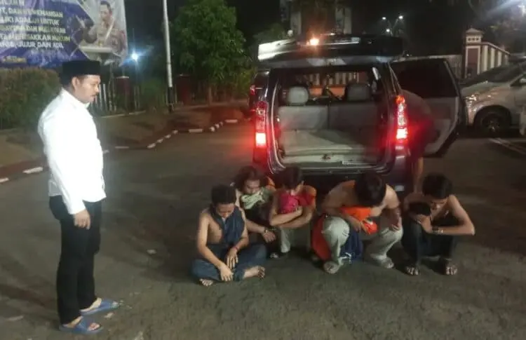 Hendak Tawuran Pakai Senjata Tajam, Lima Pemuda Diamankan di Pondok Aren