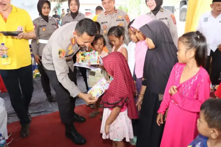 Polresta Tangerang Bagikan 2.000 Buku Kepada Masyarakat