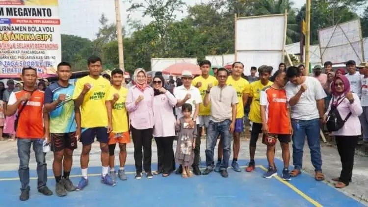 Airin Buka Turnamen Bola Voli di Kabupaten Serang