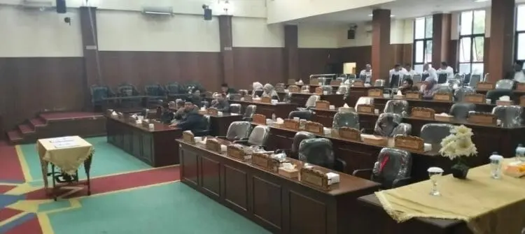 Miris, Rapat Paripurna Persetujuan APBD Perubahan TA 2023 Kabupaten Pandeglang Molor 7 Jam