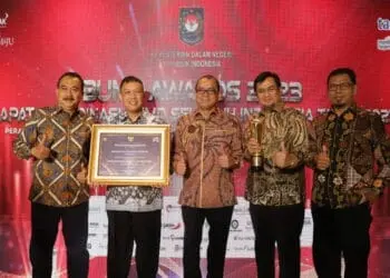Perumdam TKR Kabupaten Tangerang Sabet Juara 1 BUMD Award Kemendagri