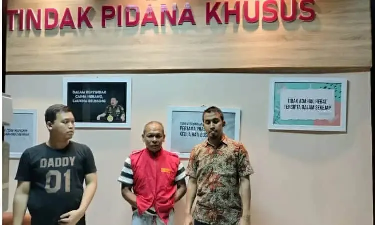 Ditahan Pihak Kejaksaan Kabupaten Tangerang, Eks Kades Pekayon Cuma Bisa Pasrah