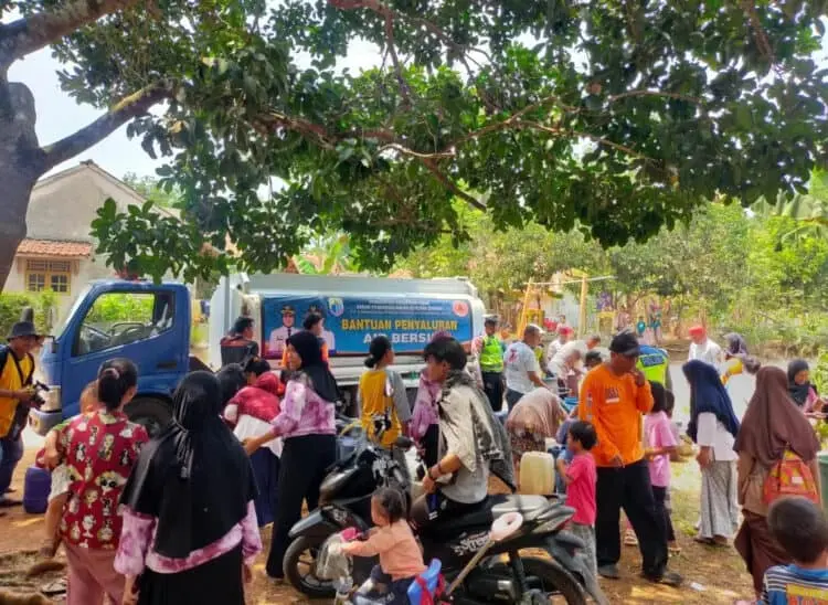 Warga Lebak yang Kekurangan Air Minta Sumur Bor