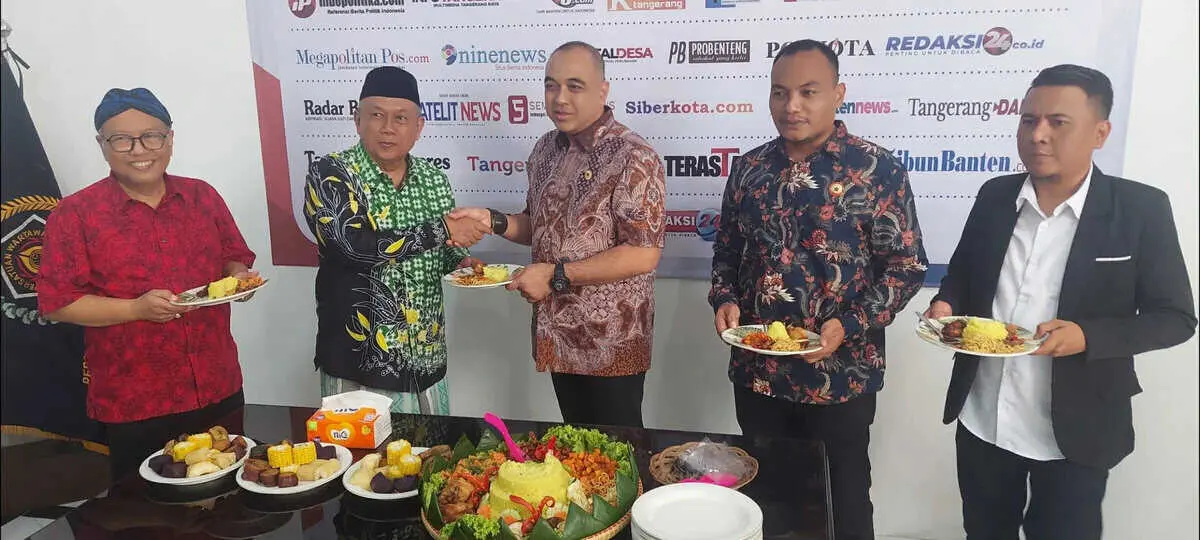 Bupati Tangerang Resmikan Revitalisasi Gedung PWI Kabupaten Tangerang Bupati Tangerang Resmikan Revitalisasi Gedung PWI Kabupaten Tangerang